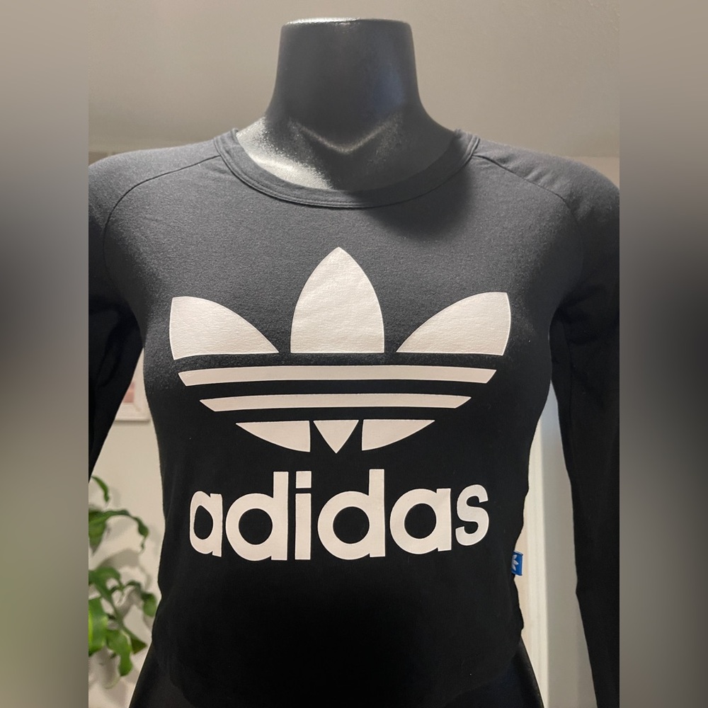 Wmn’s Adidas Black Fitted Crop L/S Tee, Size Small - Picture 9 of 9